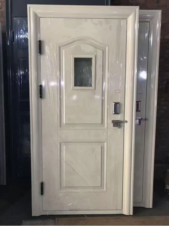 前海街道学校教室门