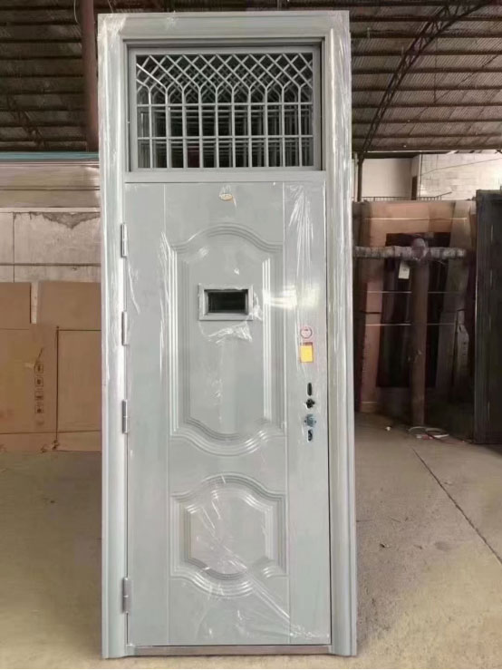 前海街道学校教室门