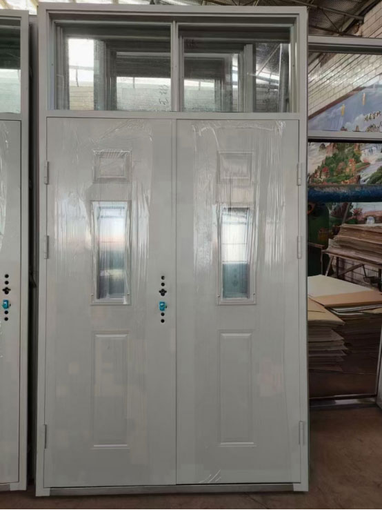 前海街道学校教室门