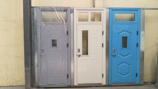 前海街道学校教室门