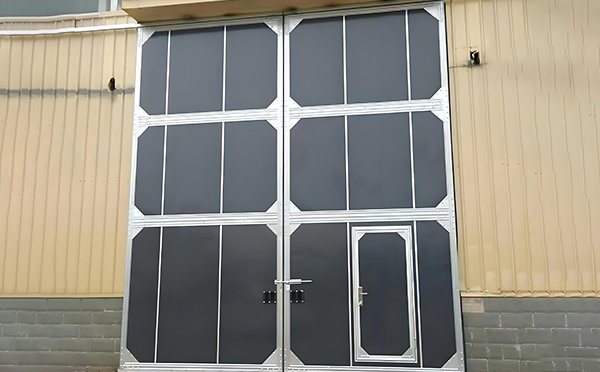 厂房前海街道工业门选择与维护全解析：提升效率与安全的关键要素