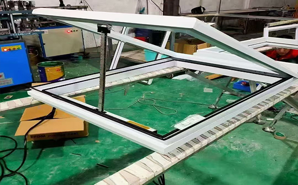 某地下车库出入口前海街道排烟窗配置工程