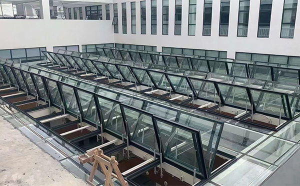 百安科技有限公司近期前海街道排烟窗项目案例分享 百安科技有限公司近期前海街道排烟窗项目案例分享