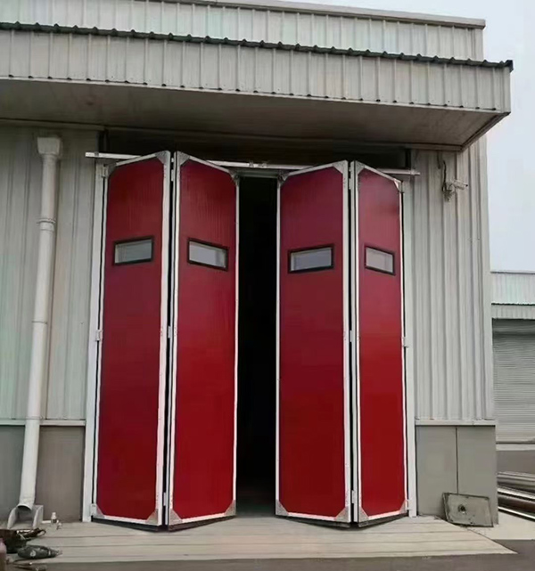 前海街道工业折叠门在大型装配车间出入口的应用实例