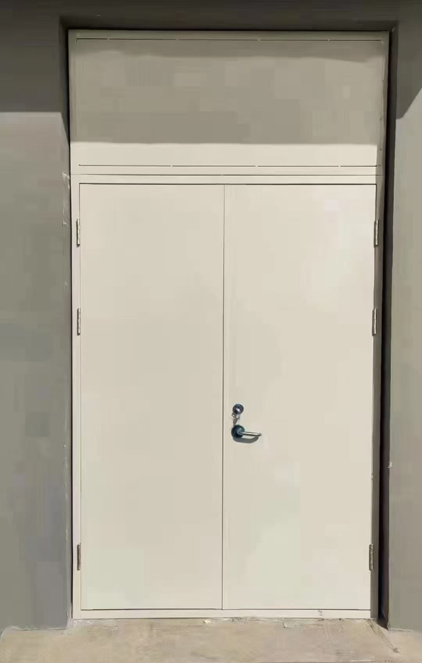 展览馆项目完成大跨度前海街道防火门安装